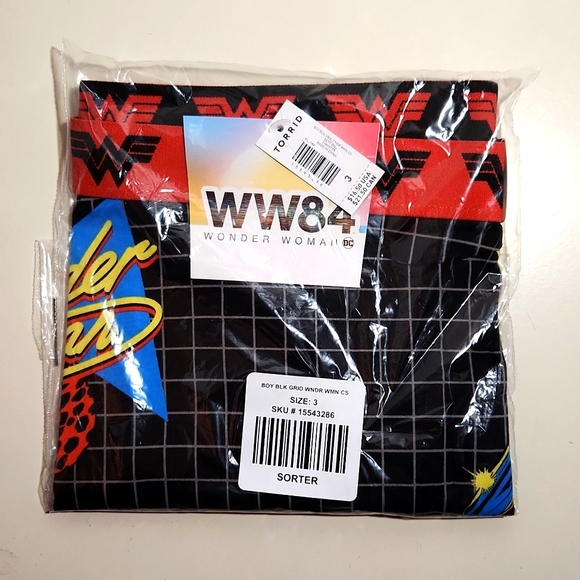 ♥️NWT VINTAGE TORRID WONDER WOMAN PANTY- HIGH RISE - BOYSHORT - PLUS SIZE - Picture 5 of 10
